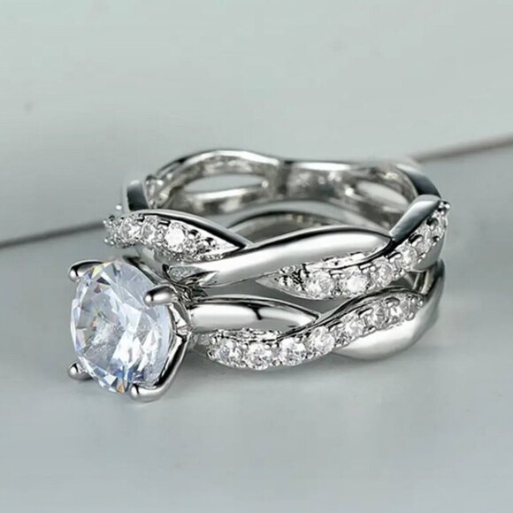 Twisted Infinity Promise Ring Set Size 5 - Picture 2 of 3